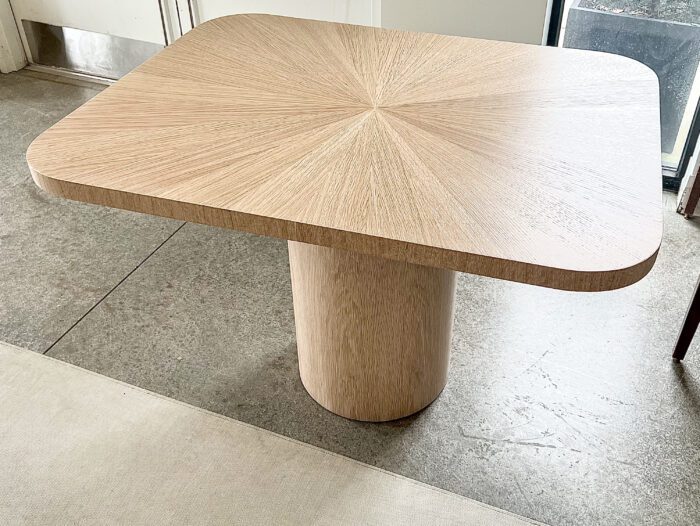 Radiate Table in Rectangle